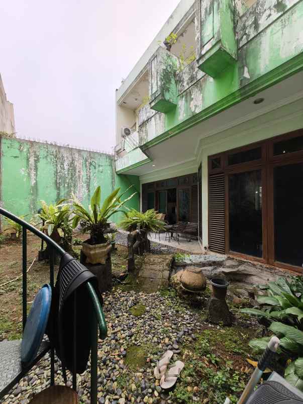 rumah dalam komplek view danau di cibubur jaktim