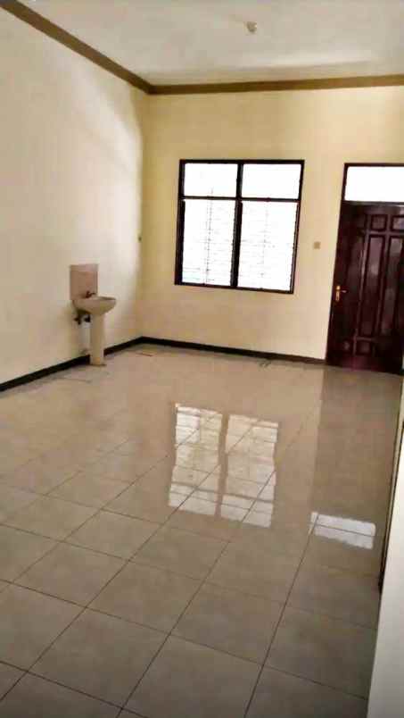 rumah di lebak arum hadap barat