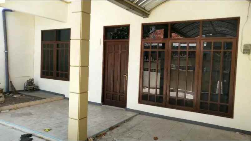 rumah di lebak arum hadap barat