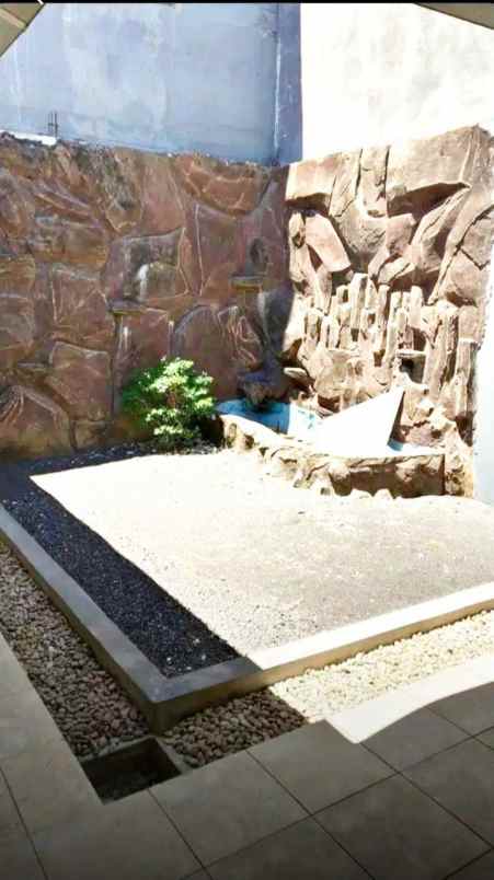 rumah di lebak arum hadap barat