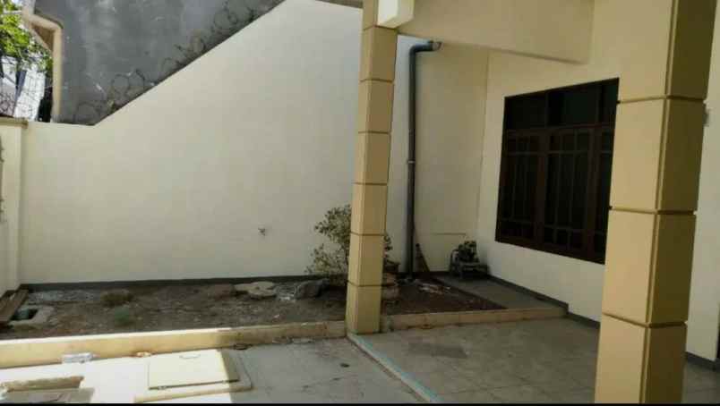 rumah di lebak arum hadap barat