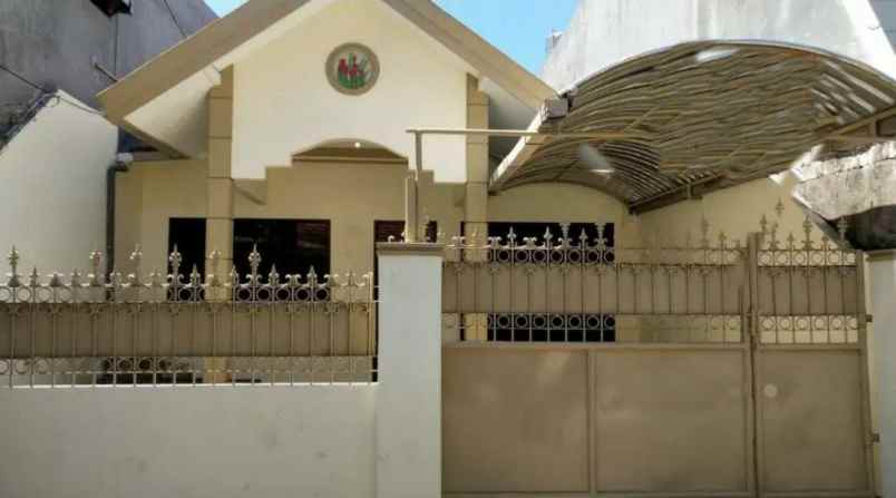 rumah di lebak arum hadap barat