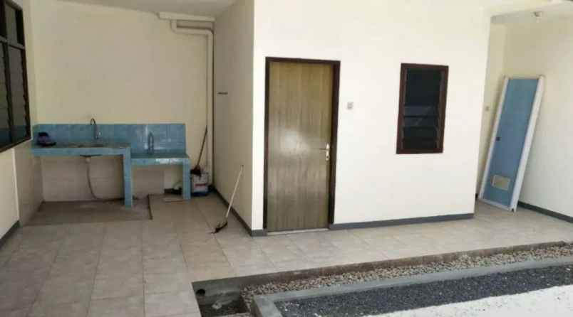 rumah di lebak arum hadap barat