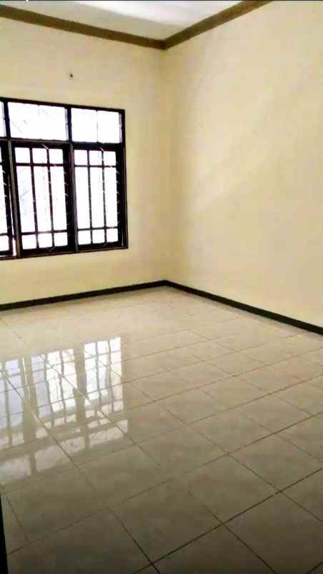 rumah di lebak arum hadap barat