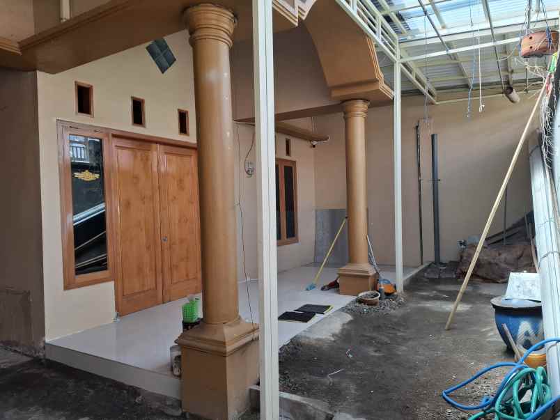 rumah di perumahan pesona regency jember