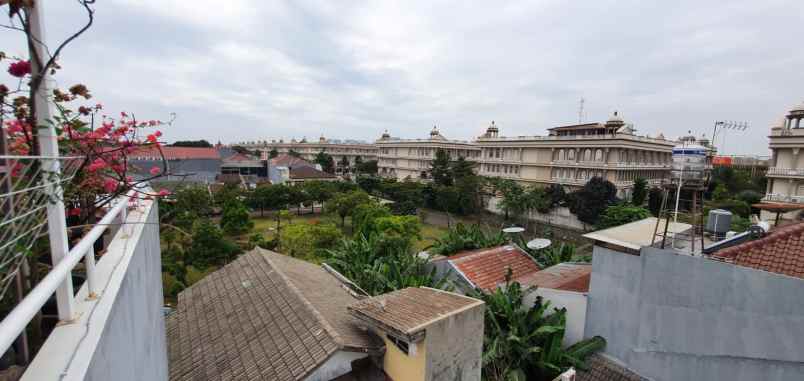 rumah di taman kencana cengkareng jakarta barat