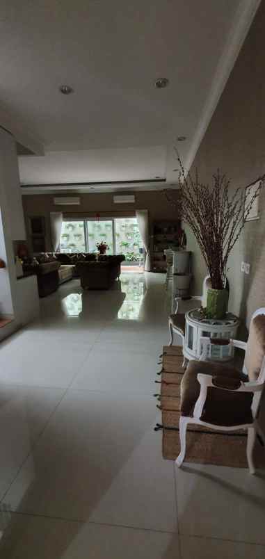 rumah di taman kencana cengkareng jakarta barat