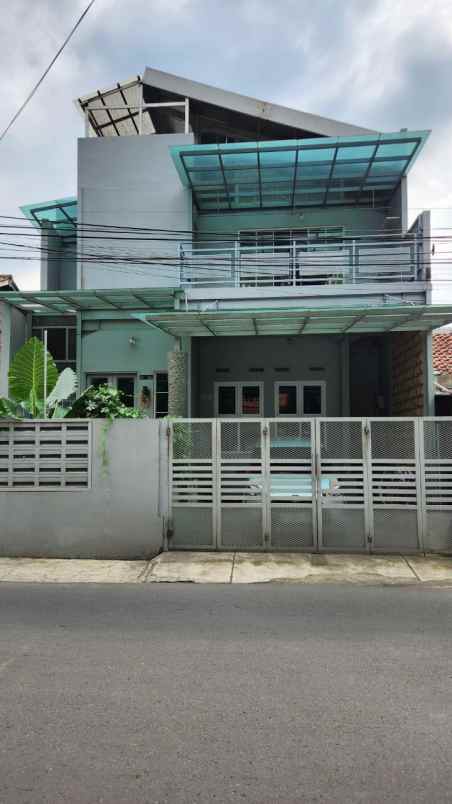 rumah dijual cocok untuk kost an