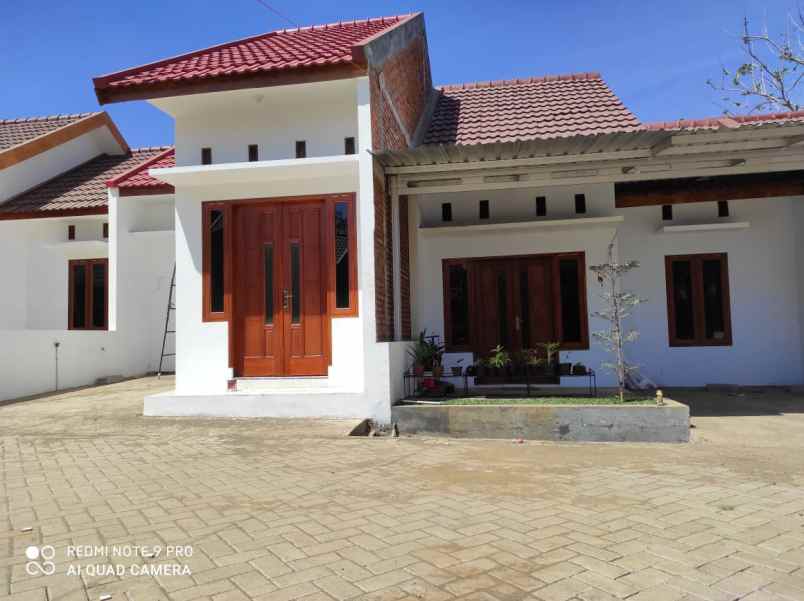 rumah genitri ngenep kec karang