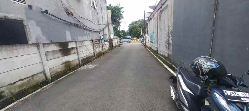 rumah hitung tanah 40 meter ke jalan veteran raya