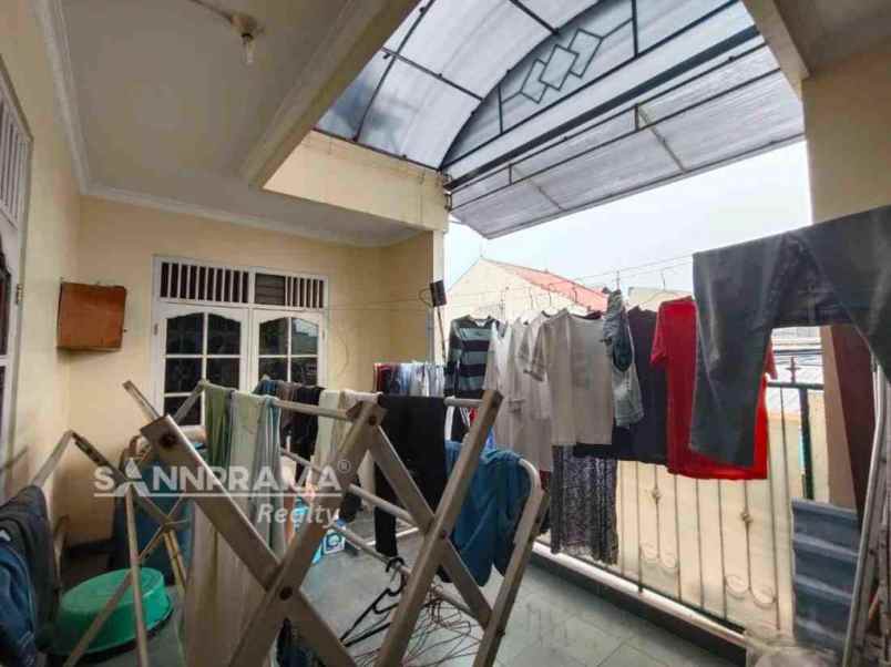 rumah hook 6 kamar di sukmajaya depok imllin