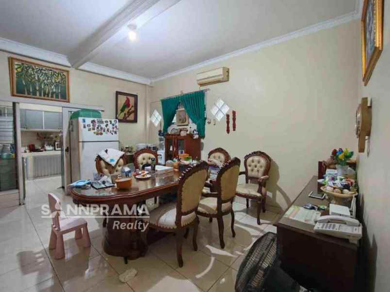 rumah hook 6 kamar di sukmajaya depok imllin
