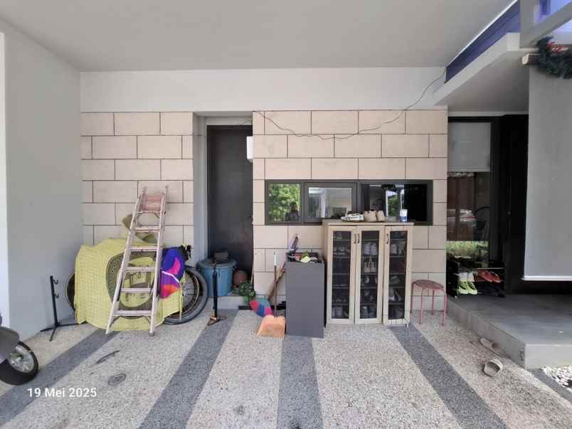 rumah hook siap huni di cluster kfc jakarta timur