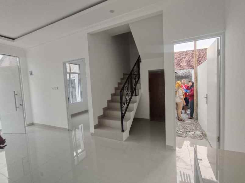 rumah jl baru luk serpong