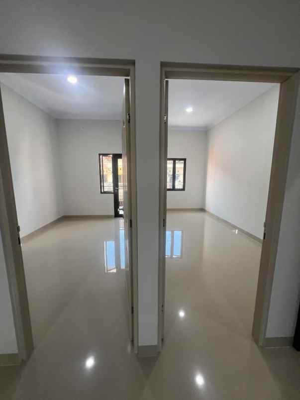 rumah jl komplek timah depok