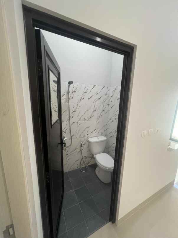 rumah jl komplek timah depok