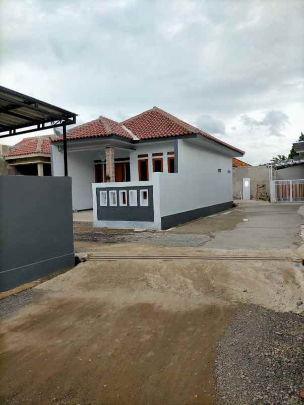 rumah jl raya leuwidulang desa