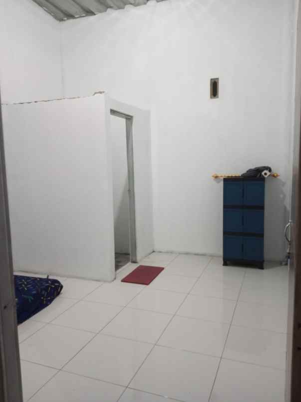 rumah kost dengan 6 kamar di gunungpati semarang