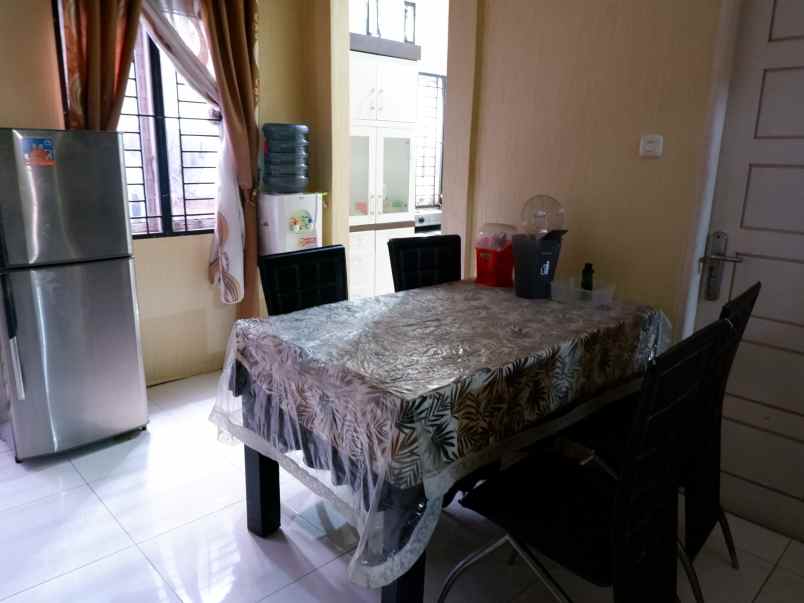 rumah lokasi strategis full furnish