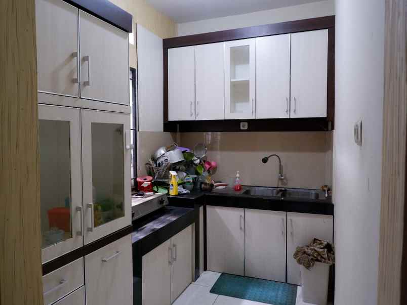 rumah lokasi strategis full furnish