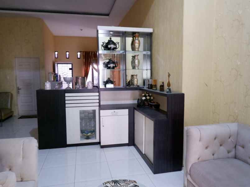 rumah lokasi strategis full furnish