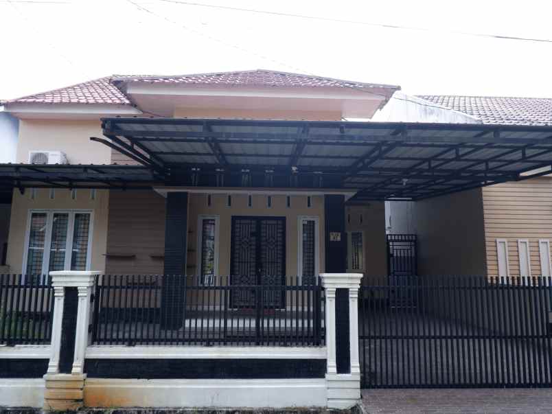 rumah lokasi strategis full furnish