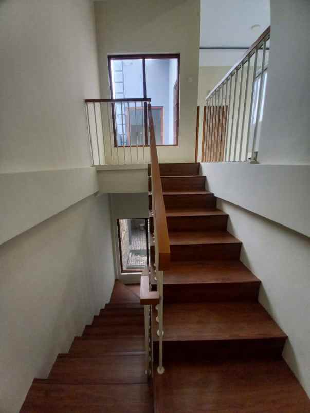 rumah luas strategis dekat sleman city hall