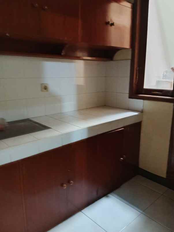 rumah lux 4 kamar tidur 3 kamar mandi di antapani bdg