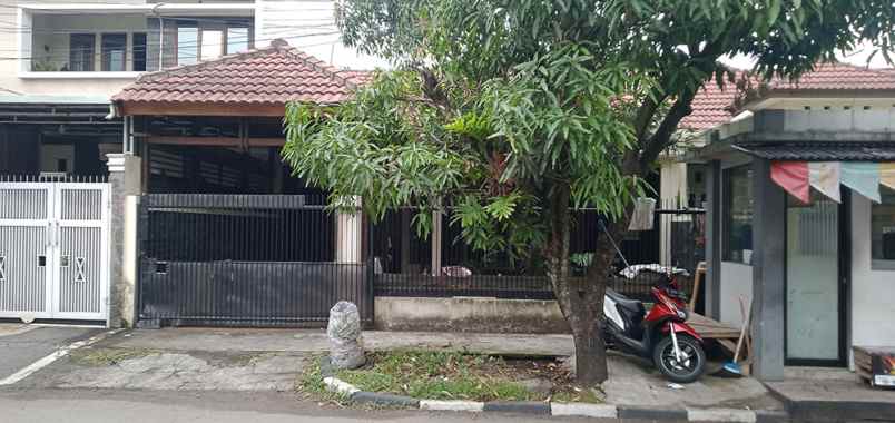 rumah lux 4 kamar tidur 3 kamar mandi di antapani bdg