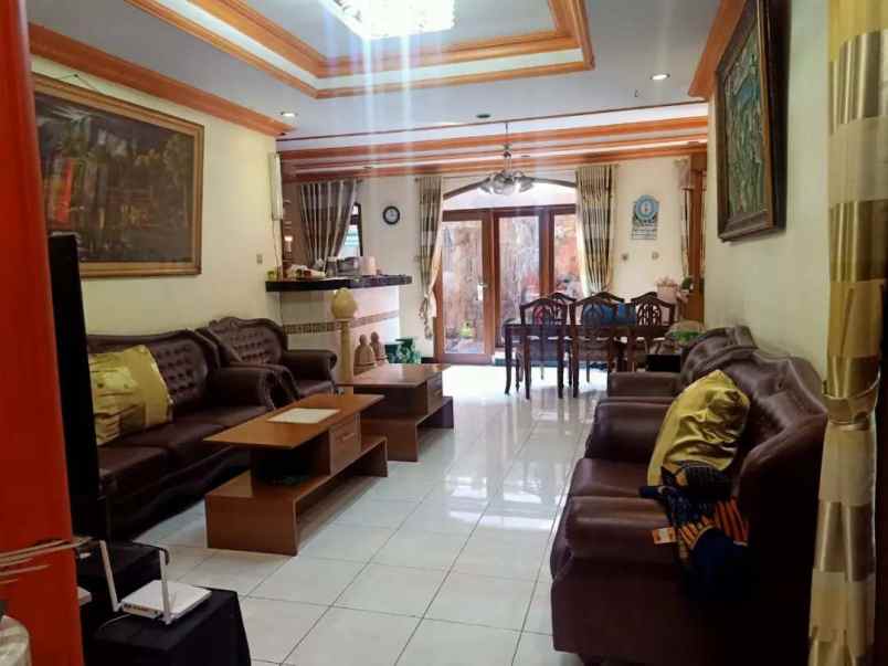 rumah masuk mobil 900 meter ke super indo bintaro