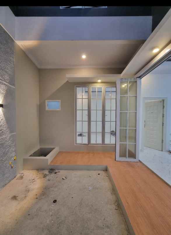 rumah mewah 2 lantai dalam cluster di mampang depok