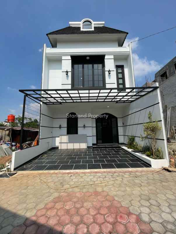 rumah mewah american classic dekat joglo