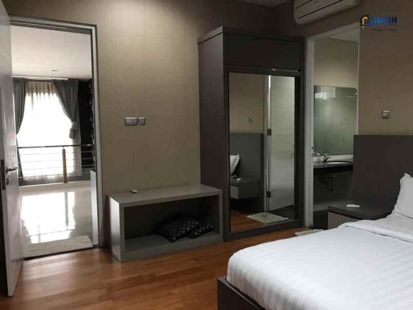 rumah mewah dago resort bandung luas besar harga nego