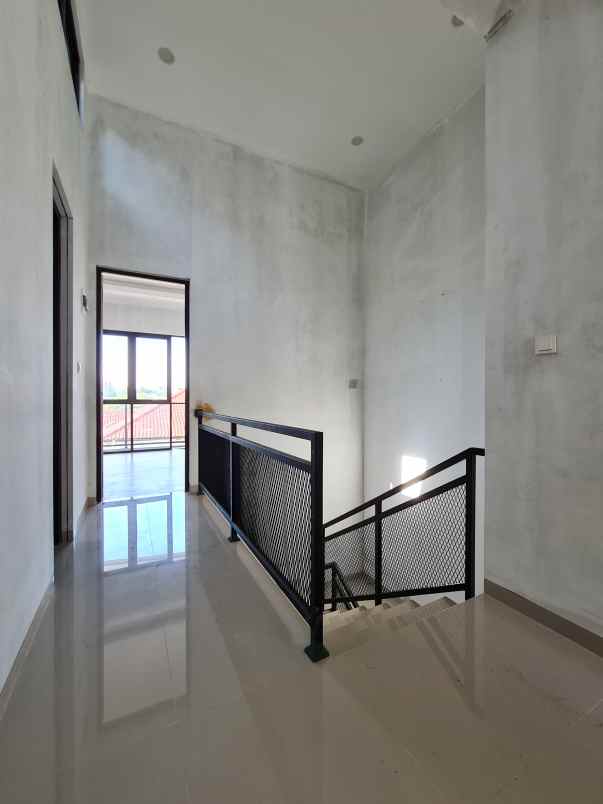 rumah mewah design modern tropis di cinere