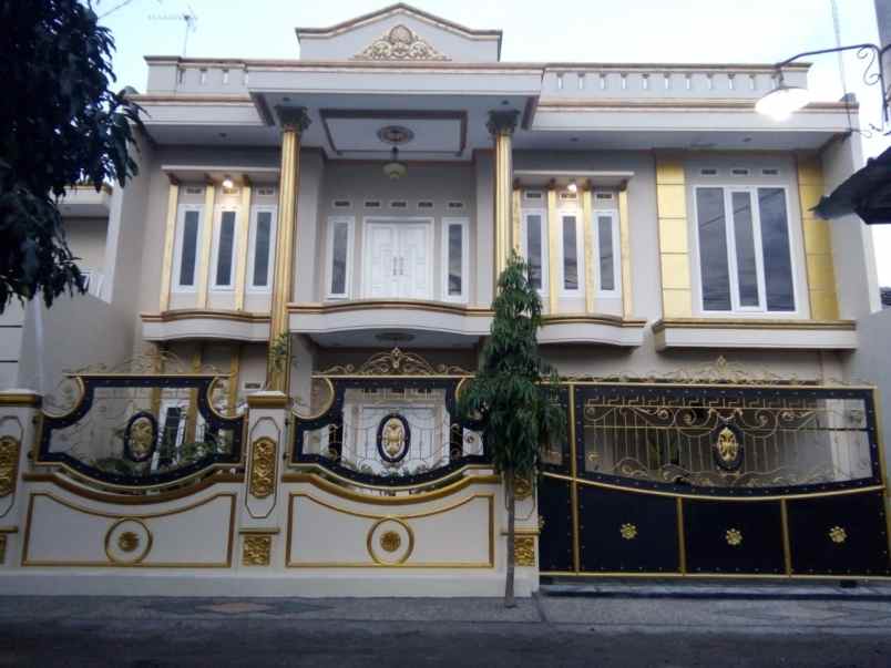 rumah mewah dua lantai siap huni