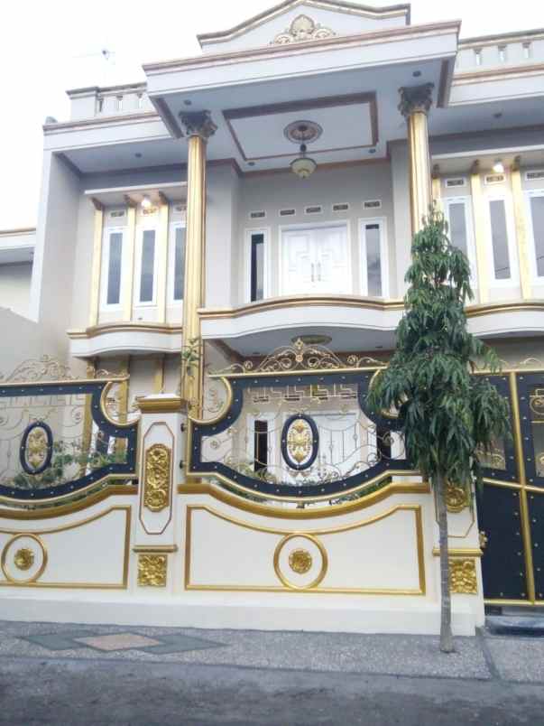 rumah mewah dua lantai siap huni