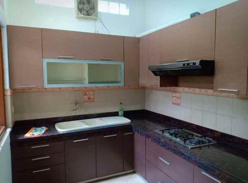rumah mewah regol ancol kota bandung dalam cluster
