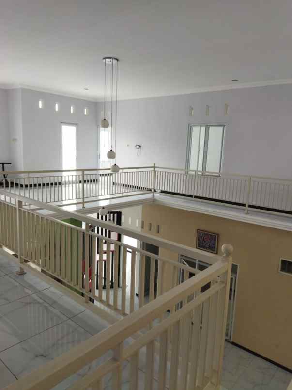 rumah mewah siap huni