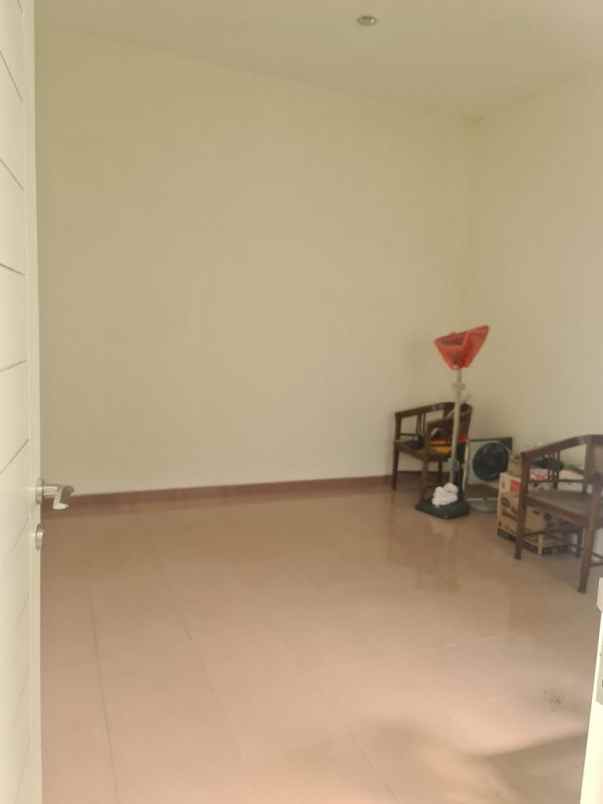 rumah mewah siap huni lokasi dekat unmer