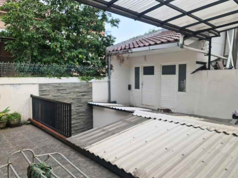 rumah mewah siap huni lokasi dekat unmer
