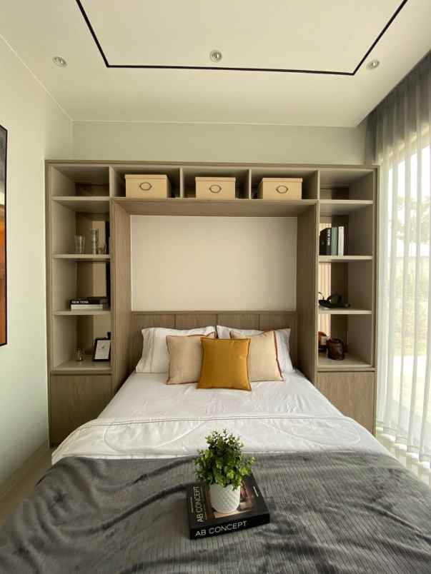 rumah mewah tiga lanti di cluster mewah sambiroto