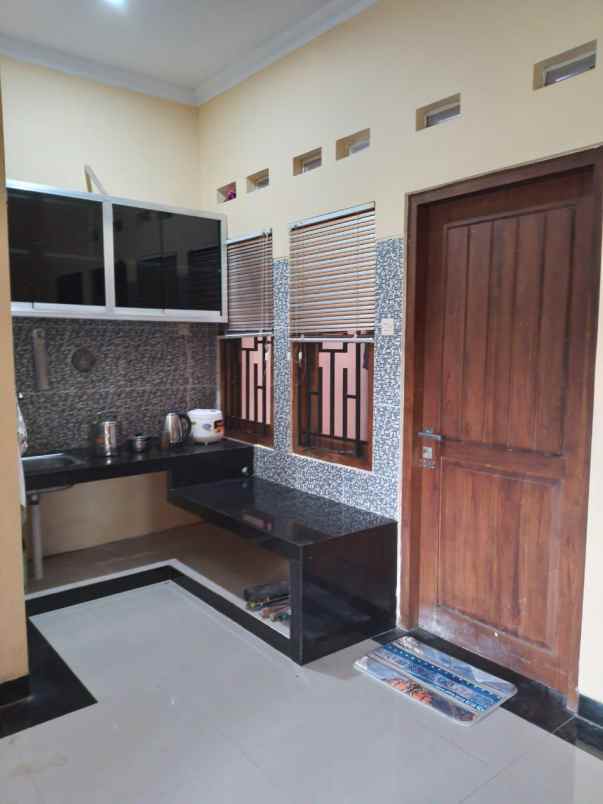 rumah modern cantik tipe besar siap huni