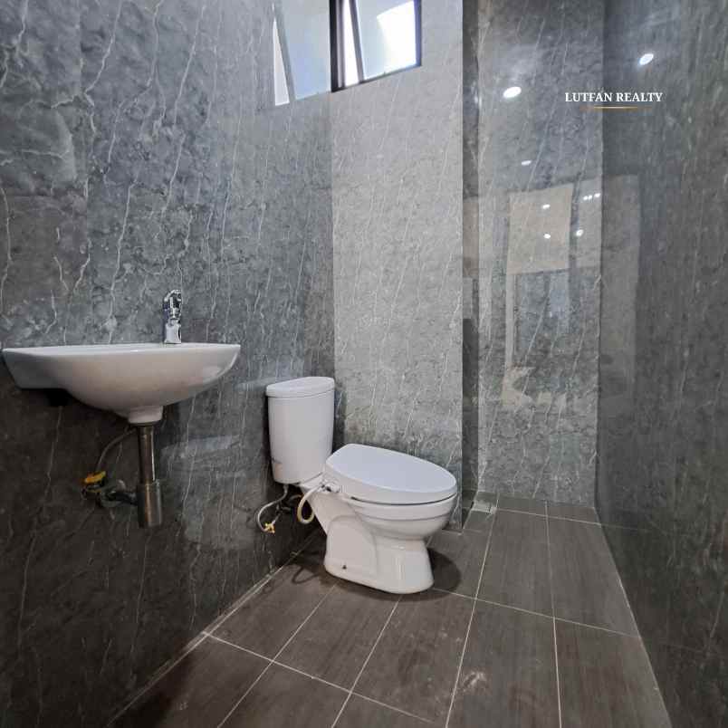 rumah modern kontemporer lenteng agung dalam cluster