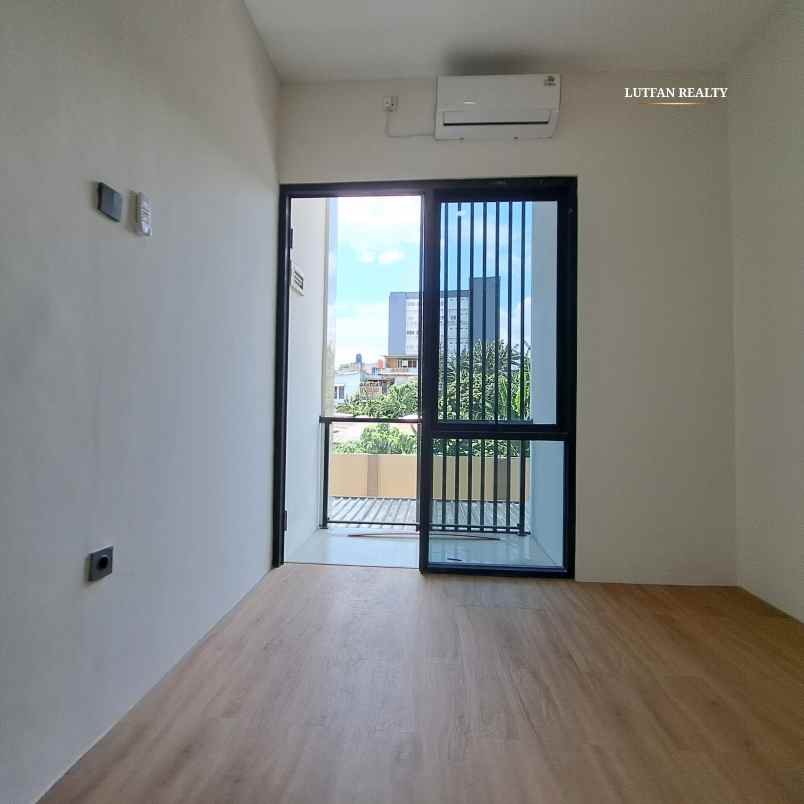 rumah modern kontemporer lenteng agung dalam cluster