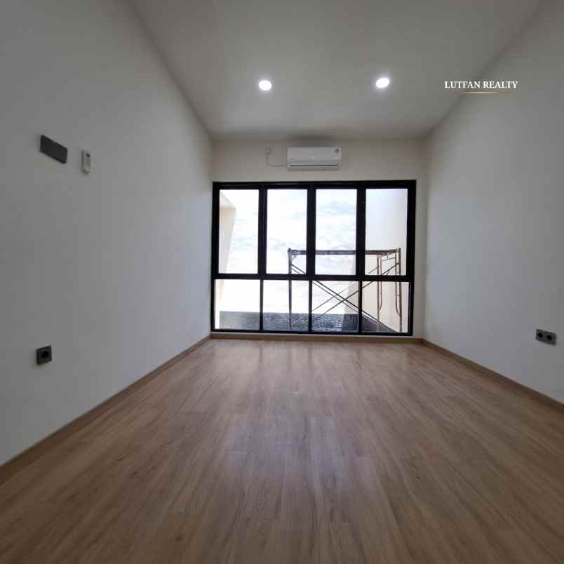 rumah modern kontemporer lenteng agung dalam cluster