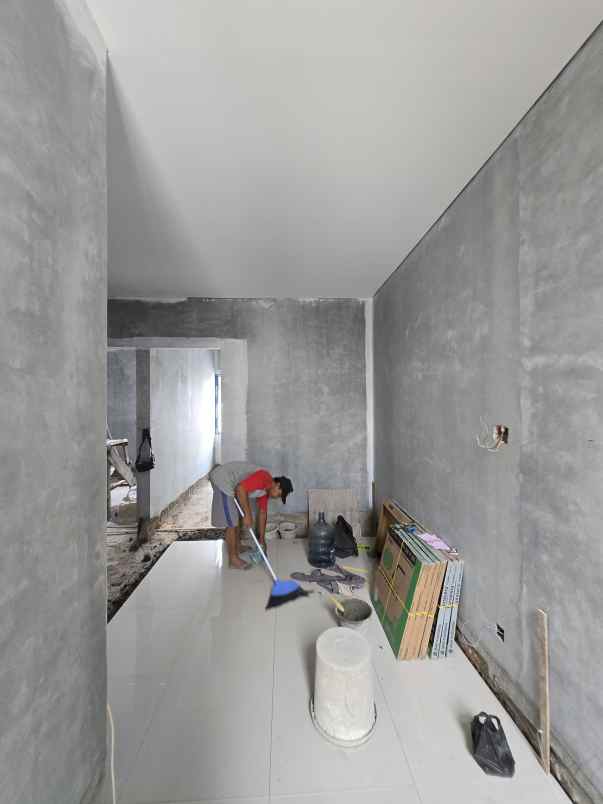 rumah modern minimalis bebas banjir di duren sawit