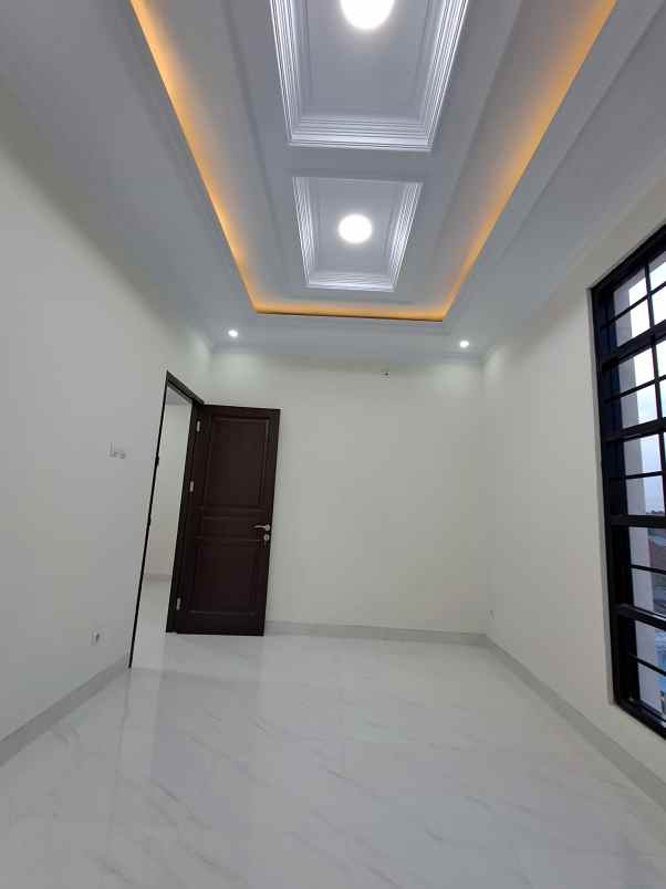 rumah murah dan luas dekat toll cinere depok