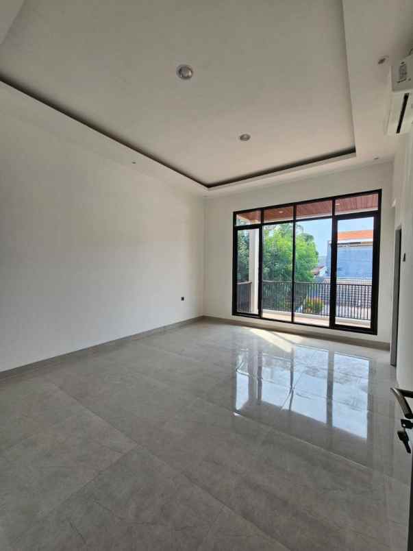 rumah new gress babatan pantai