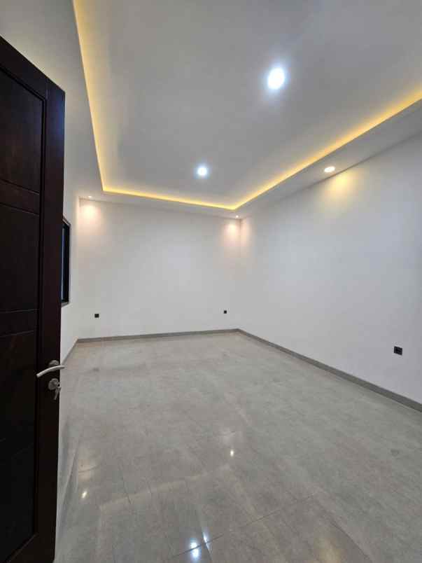 rumah new gress babatan pantai