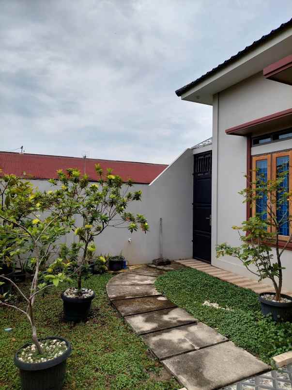 rumah nyaman minimalis di jalan sembilang pekanbaru